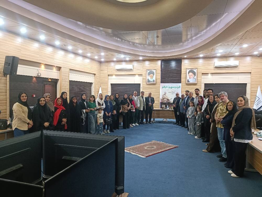 شعرخوانی شاعران در کتابخانه های عمومی استان تهران