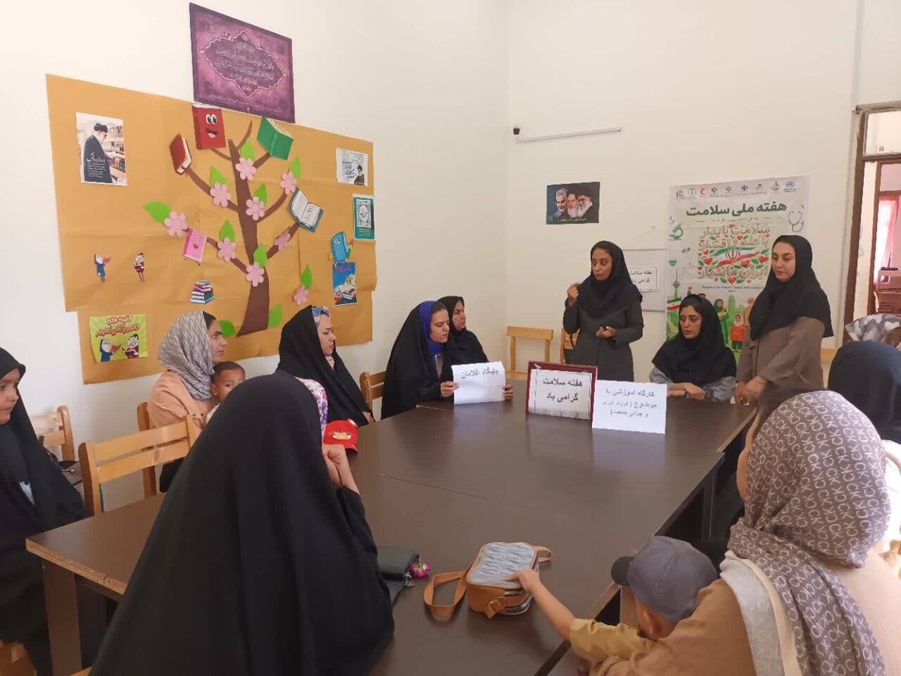 برگزاری کارگاه آموزشی «خانواده و فرزندآوری» در کتابخانه شهید باتجربه غلامان