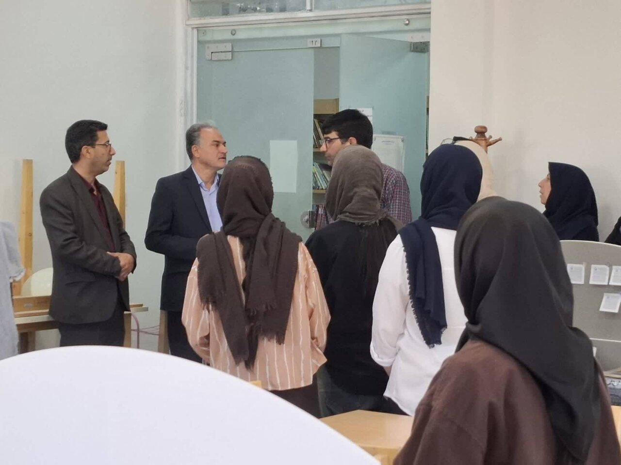 قول مساعد شهردار ابرکوه برای رفع مشکلات کتابخانه‌های عمومی این شهرستان