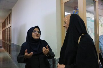 بازدید از کتابخانه