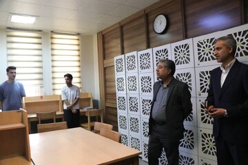 بازدید از کتابخانه