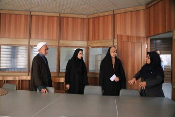 بازدید از کتابخانه