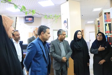 بازدید از کتابخانه