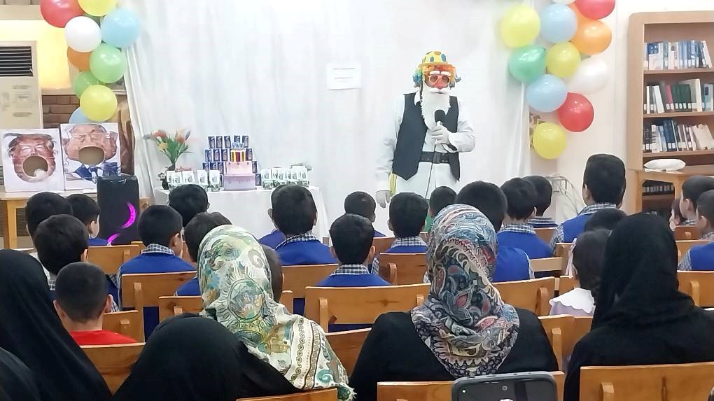 «جشن خودکار» در کتابخانه شهید رجایی اهواز برگزار شد؛ تلفیق یادگیری با فرهنگ ایثار