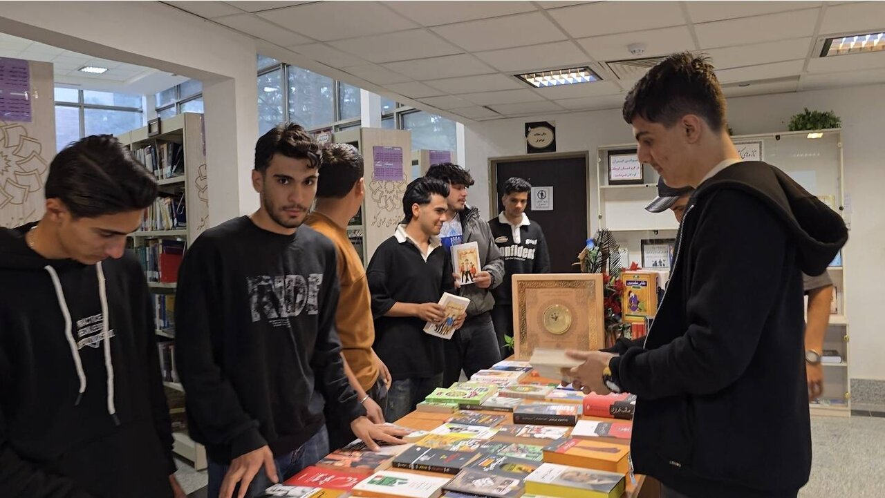 غنیسازی منابع کتابخانه شهید بهشتی آشخانه با ۲۶۰ عنوان کتاب تازهنفس