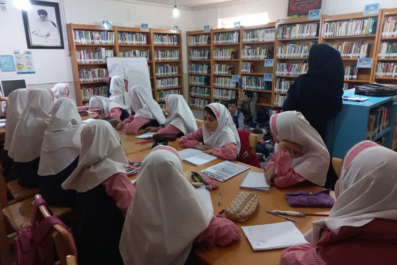 گرامیداشت شهدای خدمت در کتابخانههای عمومی استان مرکزی