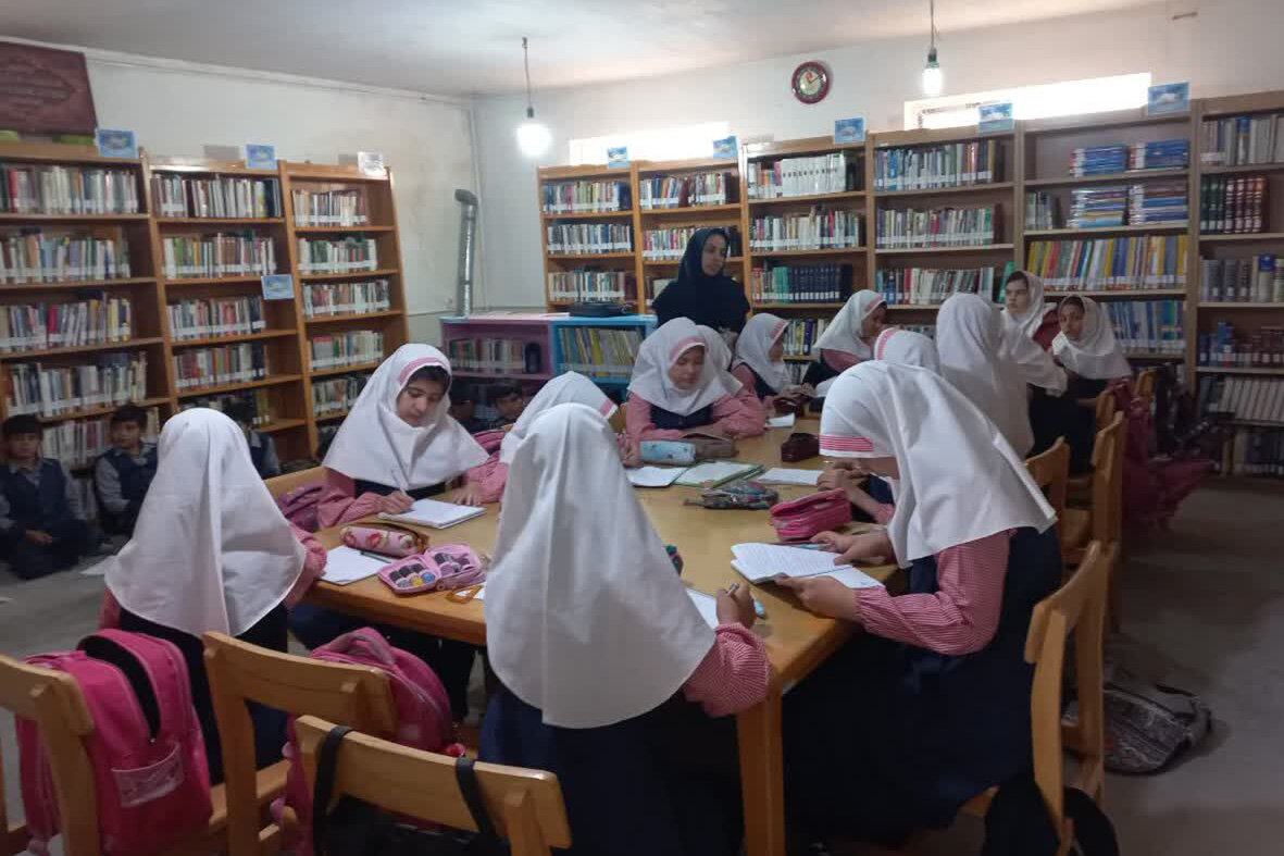 گرامیداشت شهدای خدمت در کتابخانه‌های عمومی استان مرکزی