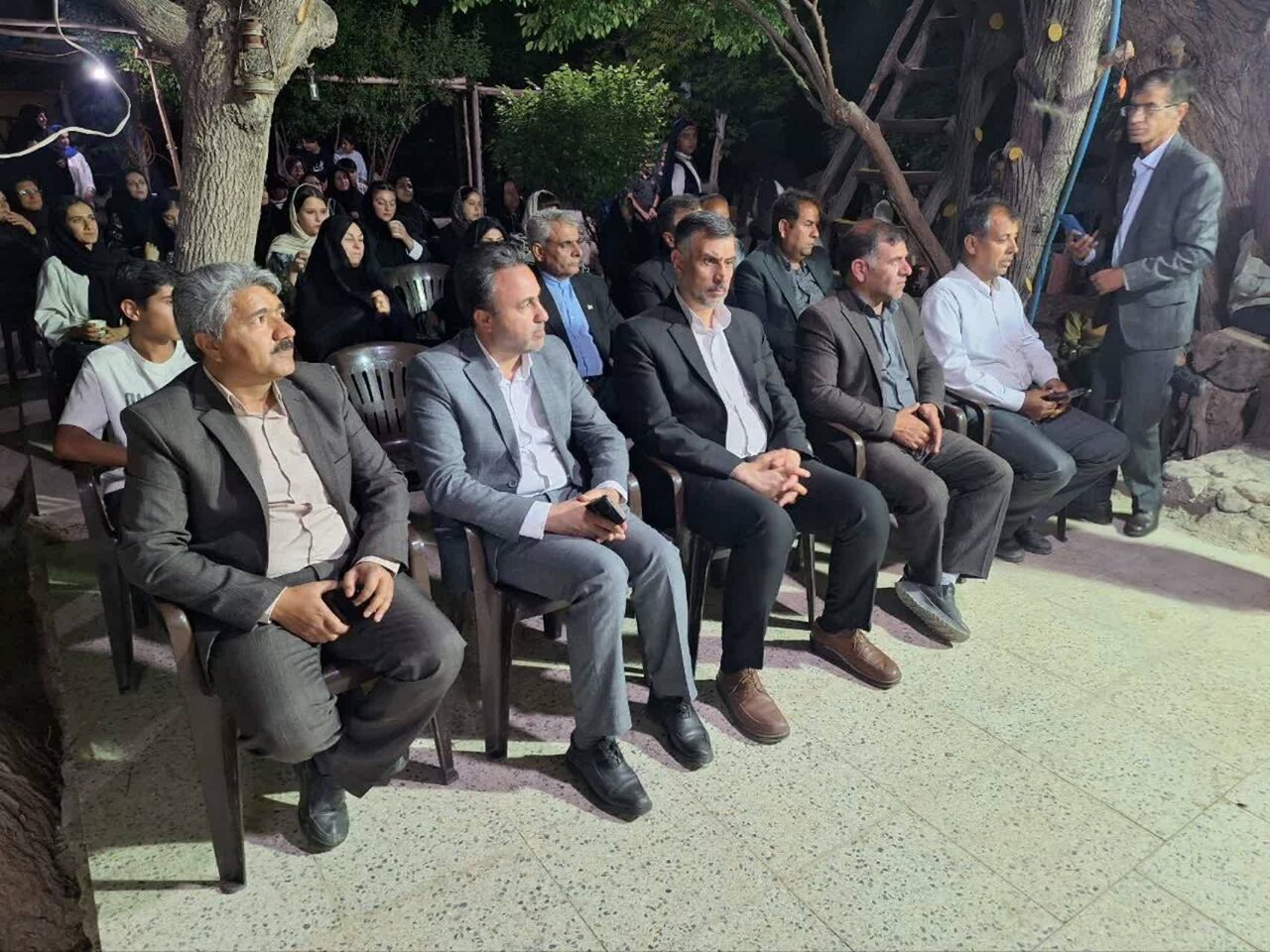 «دیار نور هرات» رونمایی شد؛ شبی آکنده از شعر، شاهنامه و عطر فرهنگ ایرانی