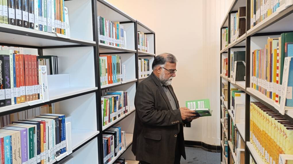 آیین بازگشایی کتابخانه مرکزی خرمآباد؛ گروه جهادی کتابخانههای عمومی لرستان پایکار بازسازی
