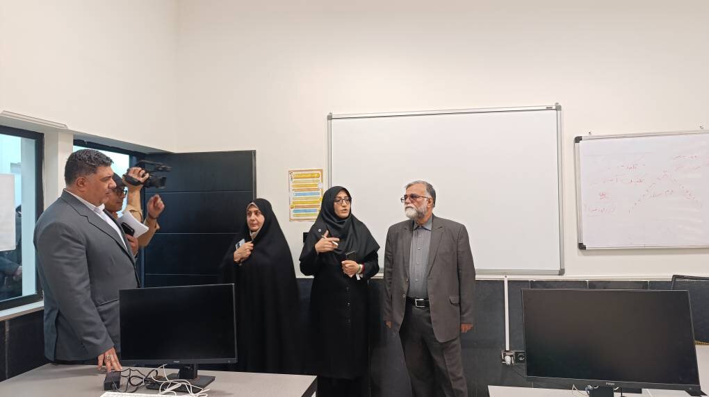 آیین بازگشایی کتابخانه مرکزی خرمآباد؛ گروه جهادی کتابخانههای عمومی لرستان پایکار بازسازی
