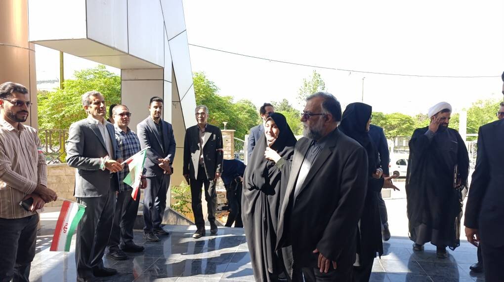 آیین بازگشایی کتابخانه مرکزی خرمآباد؛ گروه جهادی کتابخانههای عمومی لرستان پایکار بازسازی