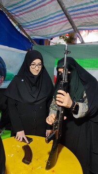 حضور در غرفه هنرمندان