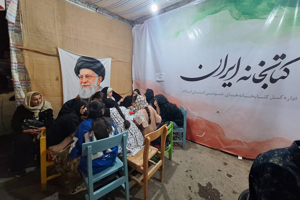 برپایی کلاس مهربانی در غرفه کتابخانه‌ ایران