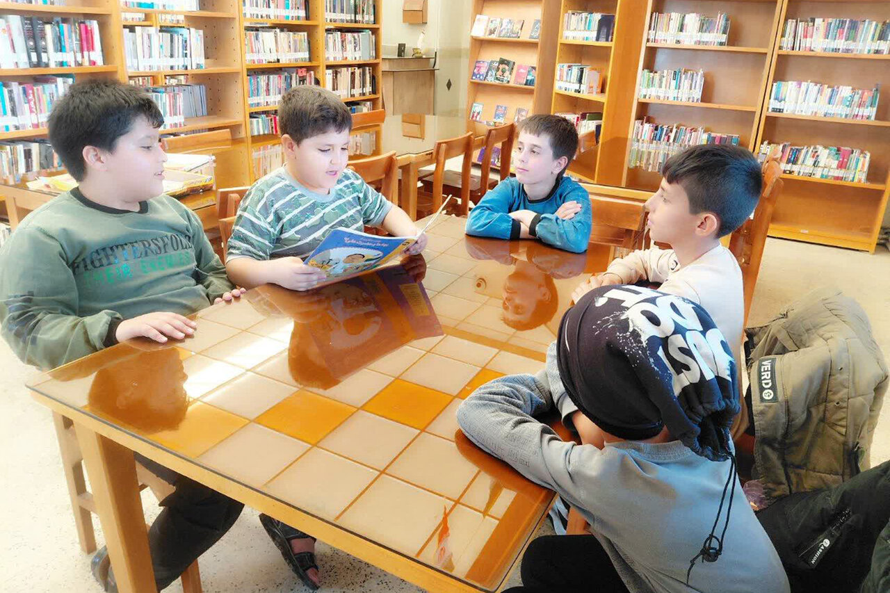 ترویج کتاب و کتابخوانی به همت کتابخانه ولایت شهر فرمهین
