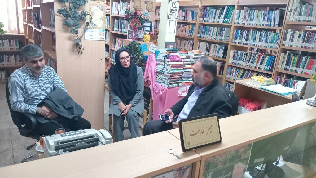 بازدید مدیرکل کتابخانه‌های البرز از کتابخانه‌های شهرستان
