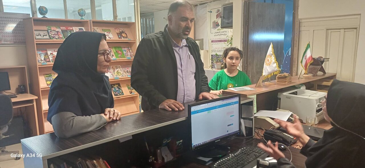 بازدید مدیرکل کتابخانههای البرز از کتابخانههای شهرستان