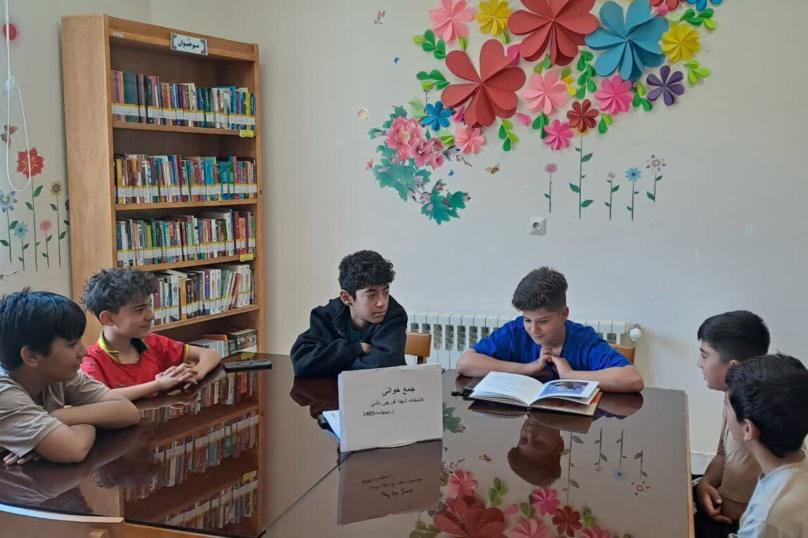 بهشت کتابخوانان شهر قورچی‌باشی در کتابخانه شهدا