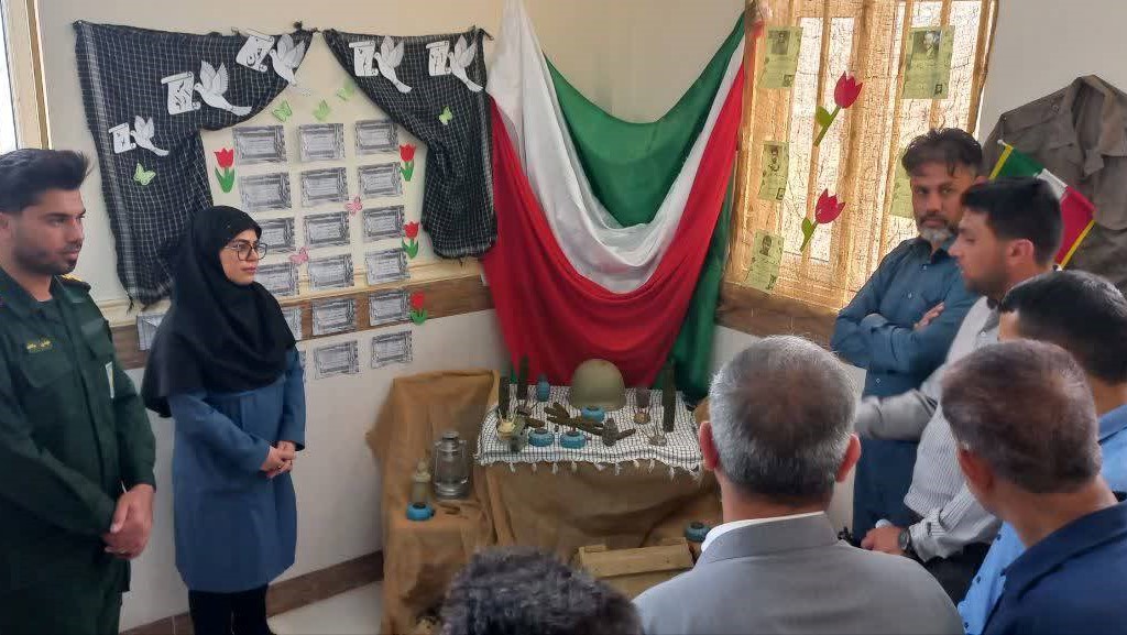 بازدید مسئولان کمیته امداد از کتابخانه شهدای دهکده حمیدیه، توافق برای تأمین منابع کمکدرسی و اعزام مربی آموزشی