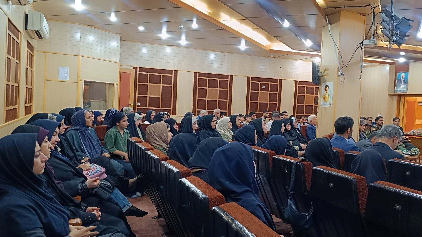 ویژهبرنامه «الفبای ایستادگی» در دزفول برگزار شد