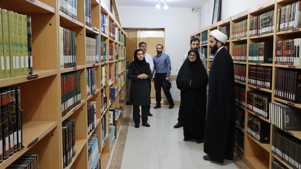 سرپرست اداره‌کل کتابخانه‌های عمومی خوزستان از کتابخانه تخصصی شهید شفیعی اهواز بازدید کرد