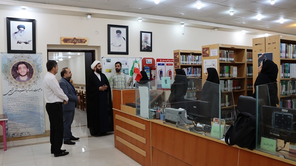 سرپرست ادارهکل کتابخانههای عمومی خوزستان از کتابخانه تخصصی شهید شفیعی اهواز بازدید کرد