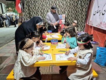 برپایی غرفه فرهنگی کتابخانه‌های عمومی کردستان در هشتاد و ششمین شب اجتماع میدان آزادی سنندج