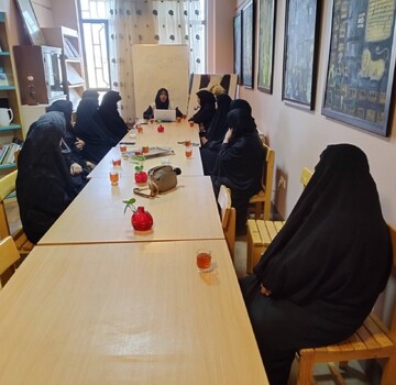 برگزاری کارگاه «تمرکز و مشاوره حضوری» در کتابخانه عمومی شهید مطهری شهرستان مهریز