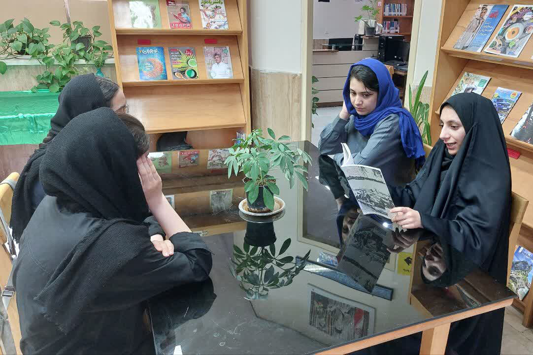 پویش «جهان از مقاومت می‌گوید» در کتابخانه‌های استان مرکزی