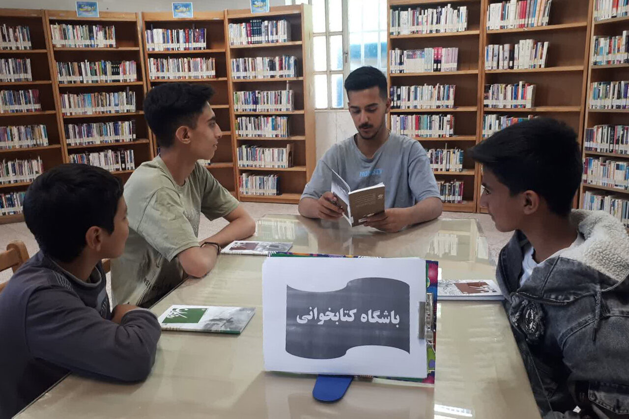 پویش «جهان از مقاومت میگوید» در کتابخانههای استان مرکزی