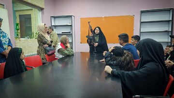 راوی کتاب پاییز آمد