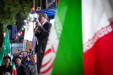 تداوم خدمت در شب‌های روشن؛ موکب «امام شهید» کتابخانه سهروردی همچنان در کنار مردم زنجان