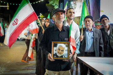 تداوم خدمت در شب‌های روشن؛ موکب «امام شهید» کتابخانه سهروردی همچنان در کنار مردم زنجان