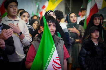 تداوم خدمت در شب‌های روشن؛ موکب «امام شهید» کتابخانه سهروردی همچنان در کنار مردم زنجان
