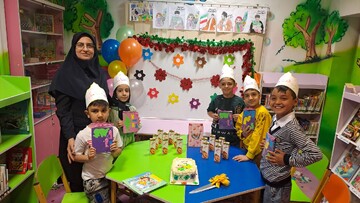«جشن آب و الفبا» با مشارکت نونهالان پایه اول دبستان در کتابخانه شهدای امامه بالا