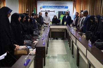 آیین رونمایی کتاب «پنج سِفر» اثر حسین شرفخانلو به مناسبت روز مقاومت و پایداری در سالن جلسات کتابخانه مرکزی آذربایجان‌غربی