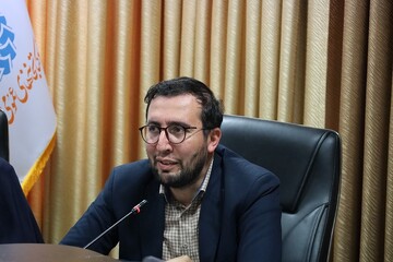 آیین رونمایی کتاب «پنج سِفر» اثر حسین شرفخانلو به مناسبت روز مقاومت و پایداری در سالن جلسات کتابخانه مرکزی آذربایجان‌غربی