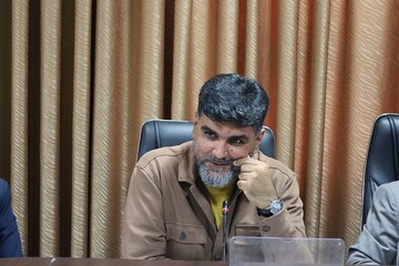 آیین رونمایی کتاب «پنج سِفر» اثر حسین شرفخانلو به مناسبت روز مقاومت و پایداری در سالن جلسات کتابخانه مرکزی آذربایجان‌غربی