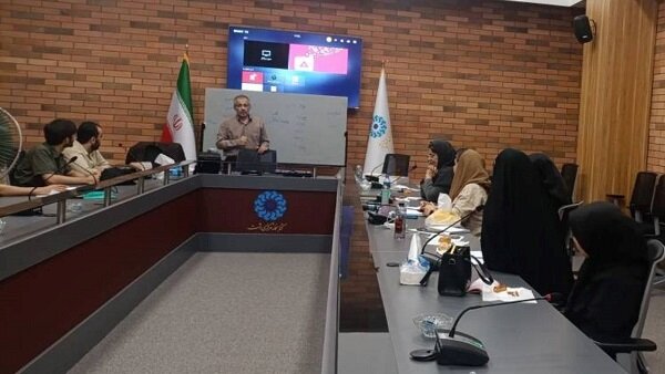 ویژه‌برنامه‌های فرهنگی کتابخانه مرکزی رشت در یک نگاه