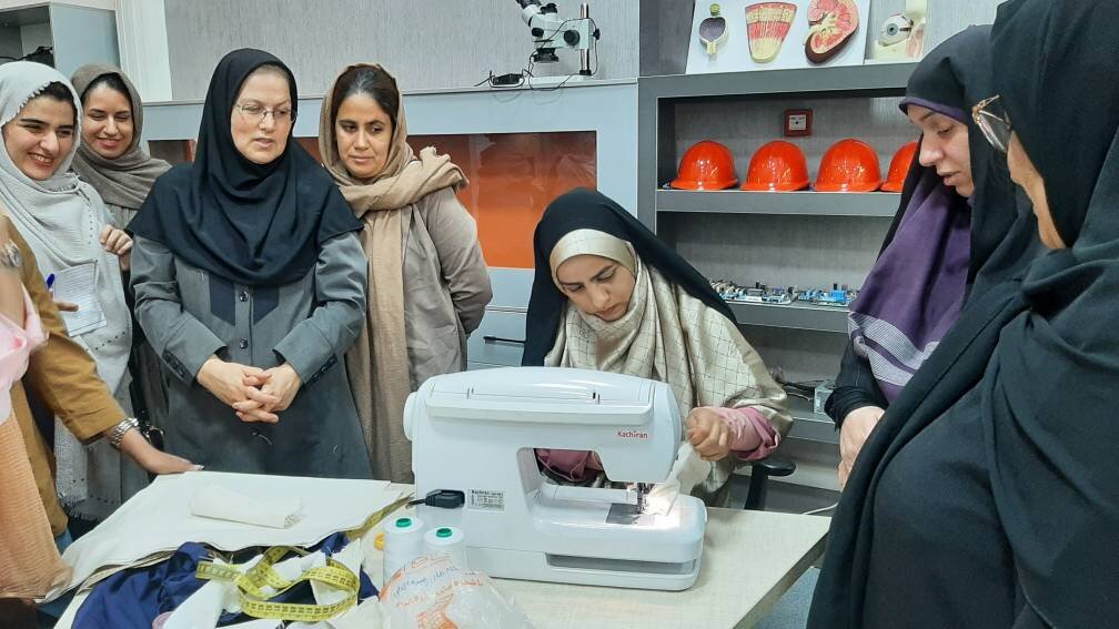 برگزاری کارگاه آموزش تولید و عرضه کیسههای پارچهای در لرستان