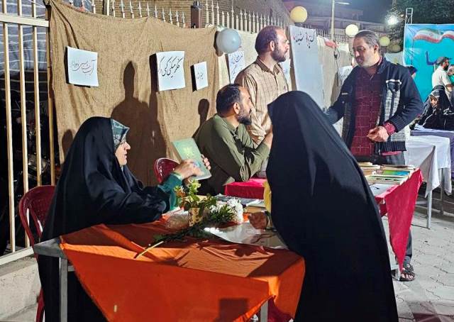 کتابخانه مرکزی سمنان با میز گفتوگو، پیوند میان تجمعات مردمی و فرهنگ را تقویت میکند