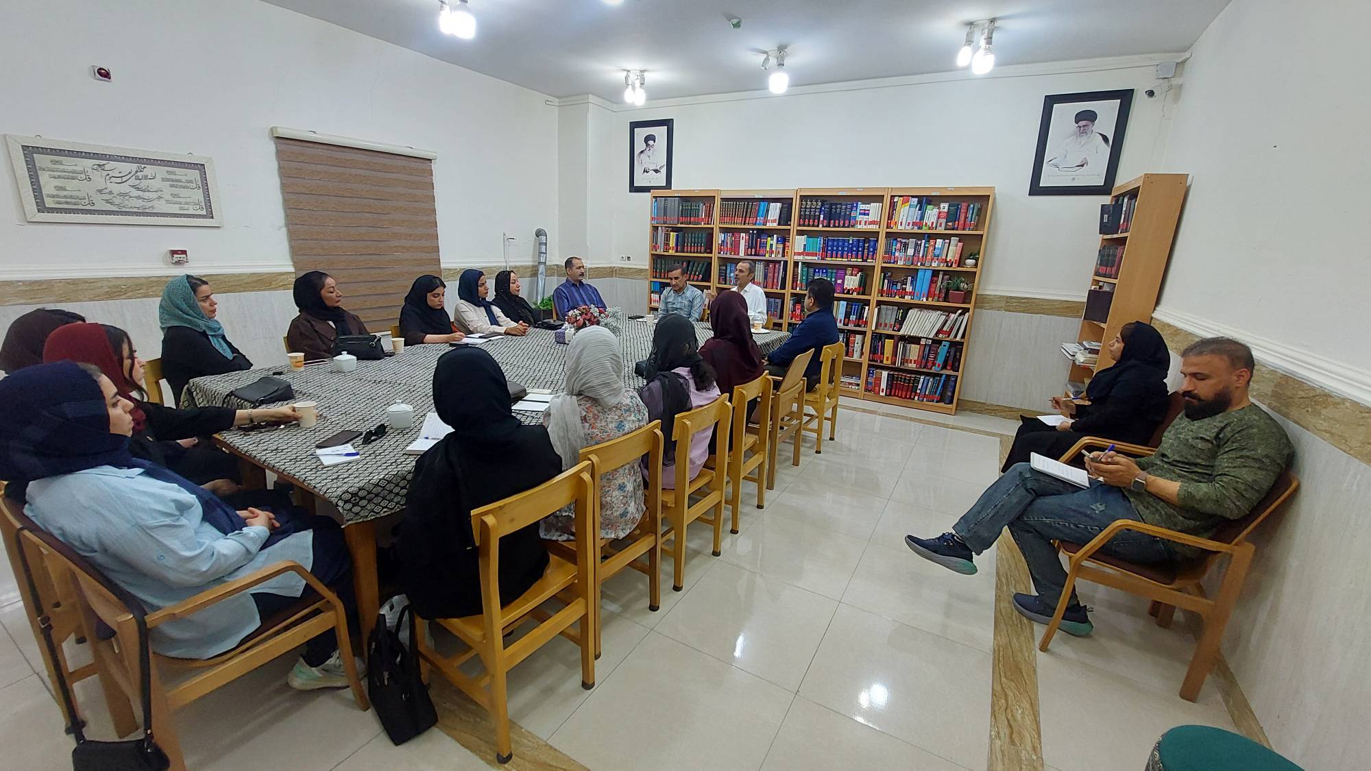 از خوانش متون کهن تا نقد «آشوب»؛ دو نشست تخصصی ادبی و مطالعاتی در بندرماهشهر برگزار شد
