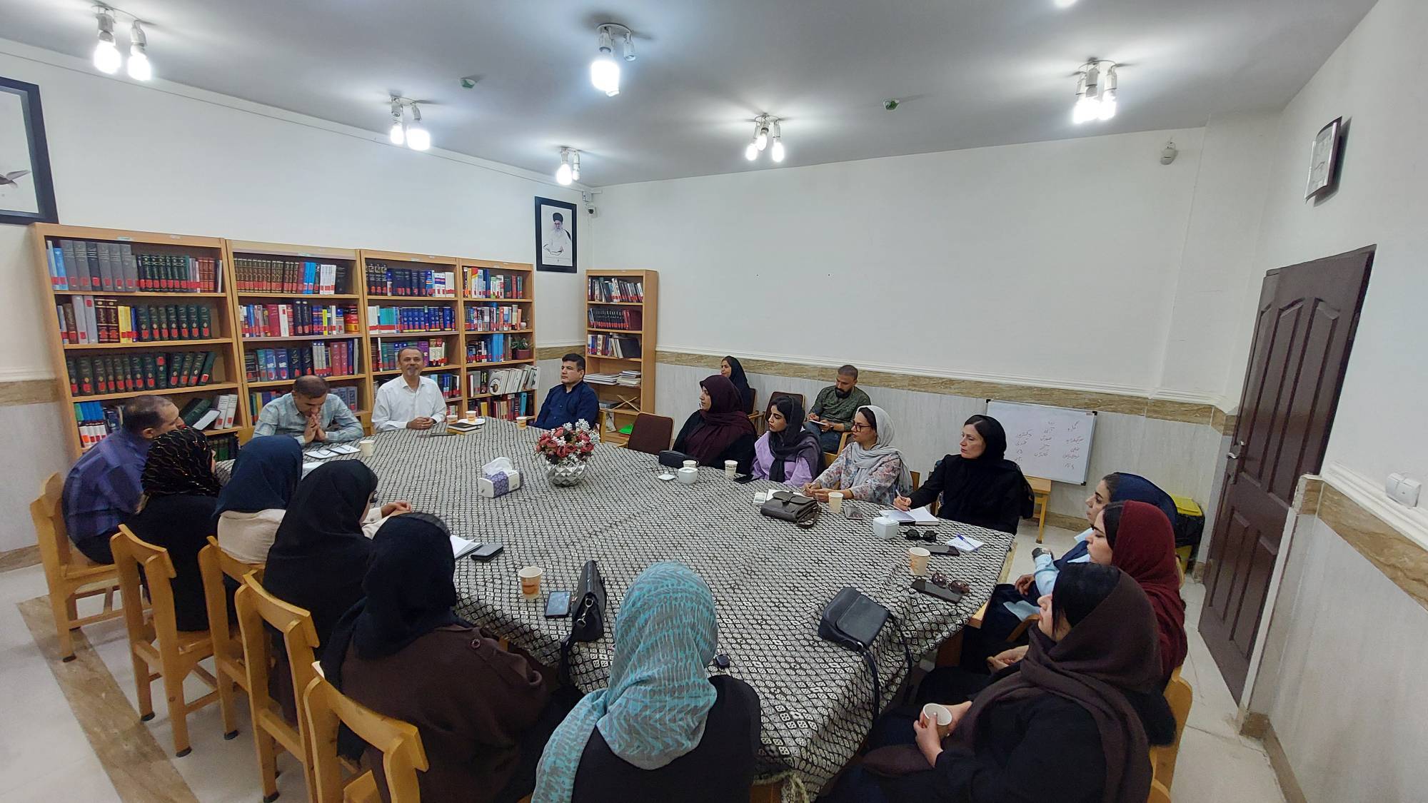 از خوانش متون کهن تا نقد «آشوب»؛ دو نشست تخصصی ادبی و مطالعاتی در بندرماهشهر برگزار شد