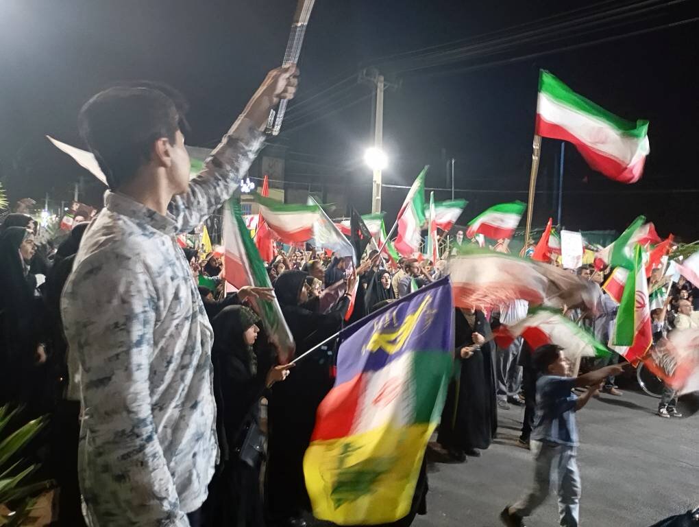 میز خدمت جهادی با حضور مدیران و روسای ادارات استان