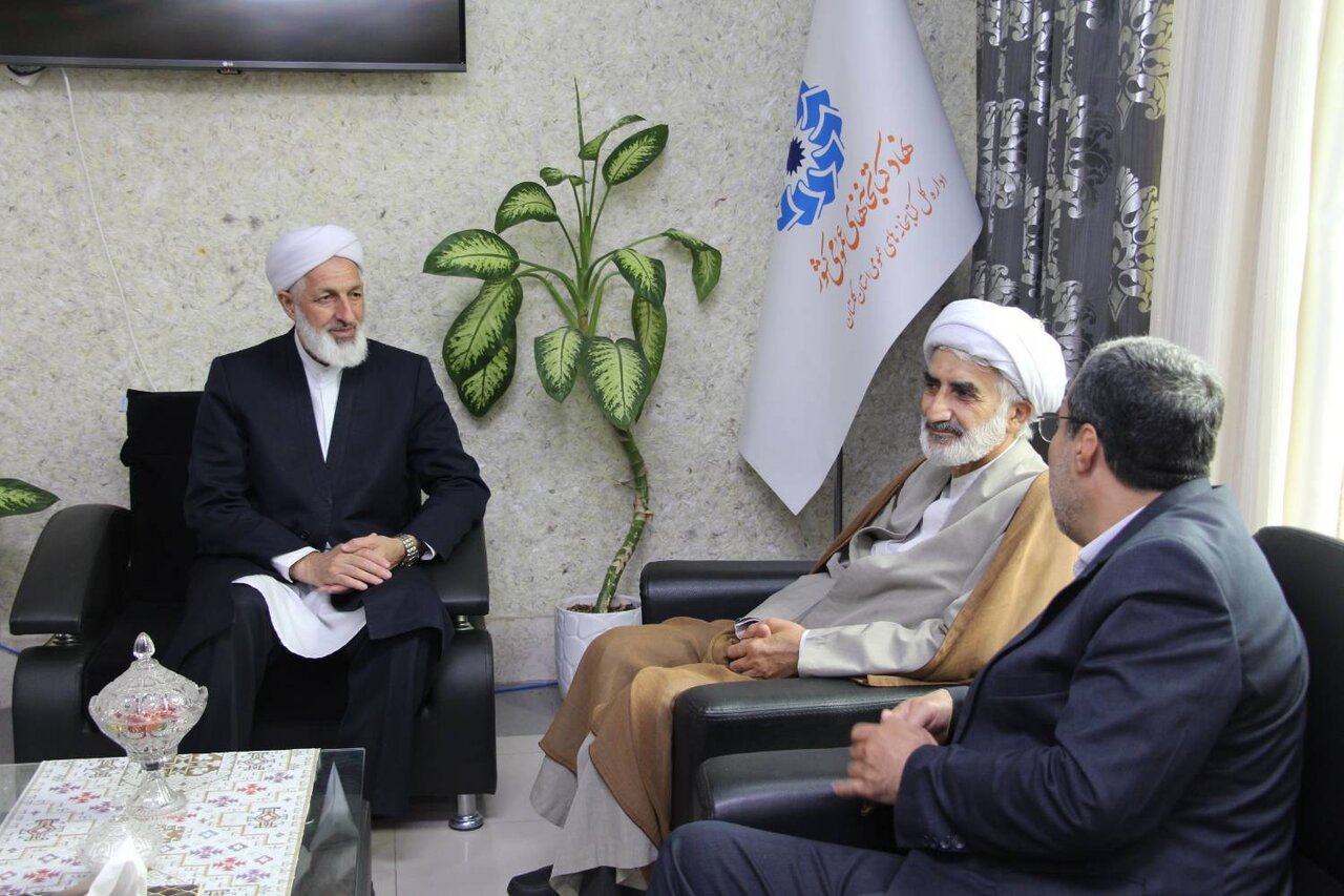 رایزنی کتابخانه‌های عمومی گلستان و بنیاد مسکن برای گسترش خدمات فرهنگی در روستاها و شهرهای کوچک