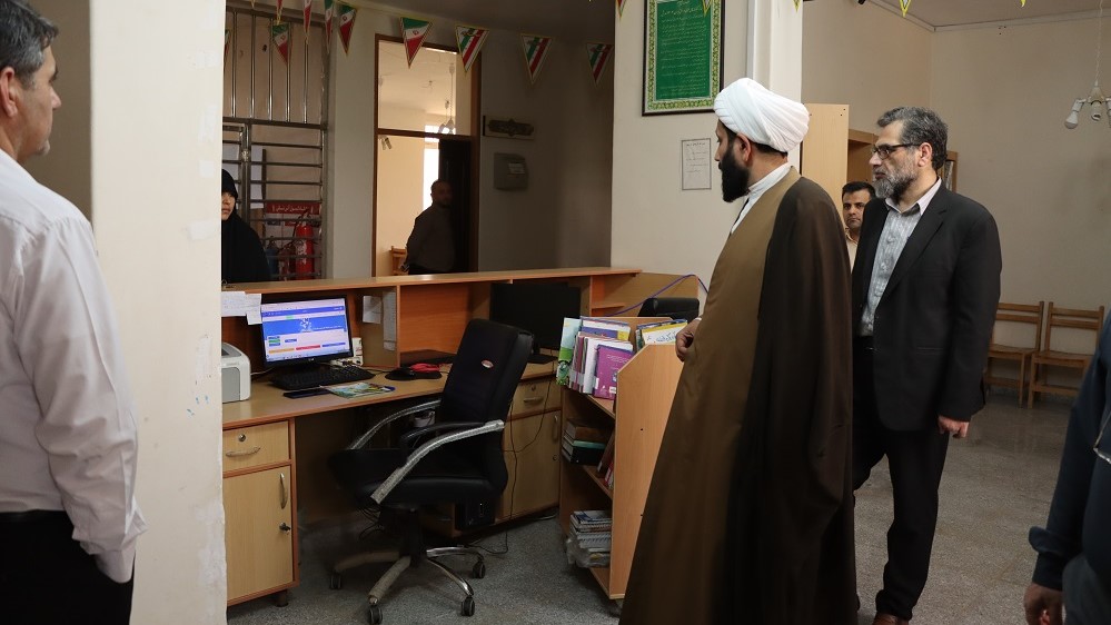 بازدید سرپرست ادارهکل کتابخانههای عمومی خوزستان از مرکز مبادله و انبار کتاب استان