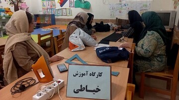 کارگاه خیاطی در کتابخانه هدایت‌اله جدبابایی