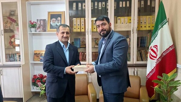 مدیرکل کتابخانه‌های عمومی گیلان با رئیس آموزش و پرورش ناحیه۱ رشت دیدار و گفت‌وگو کرد