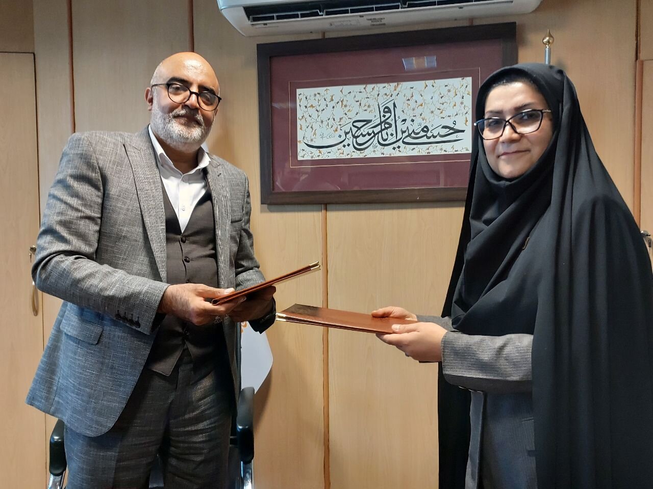 امضای تفاهمنامه همکاری بین اداره کل کتابخانههای عمومی استان تهران و دانشکده خبر