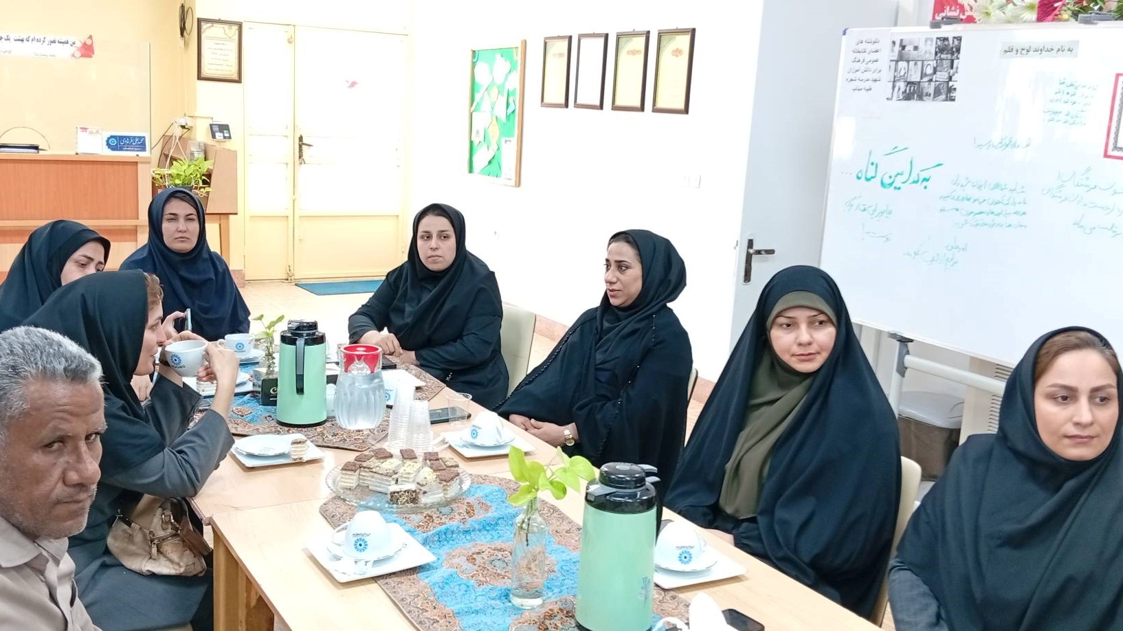 برگزاری جلسه شورای اداری شهرستان  آبادان در کتابخانه «فرهنگ»