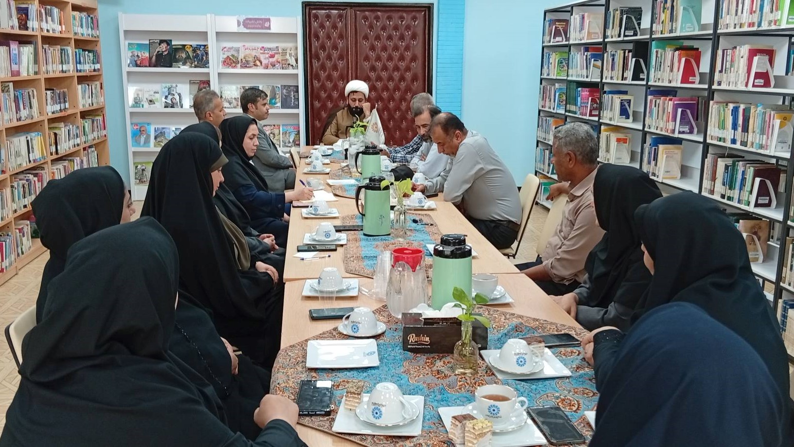 برگزاری جلسه شورای اداری شهرستان  آبادان در کتابخانه «فرهنگ»